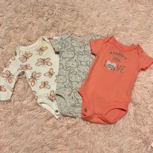 Set of 3 baby onesies